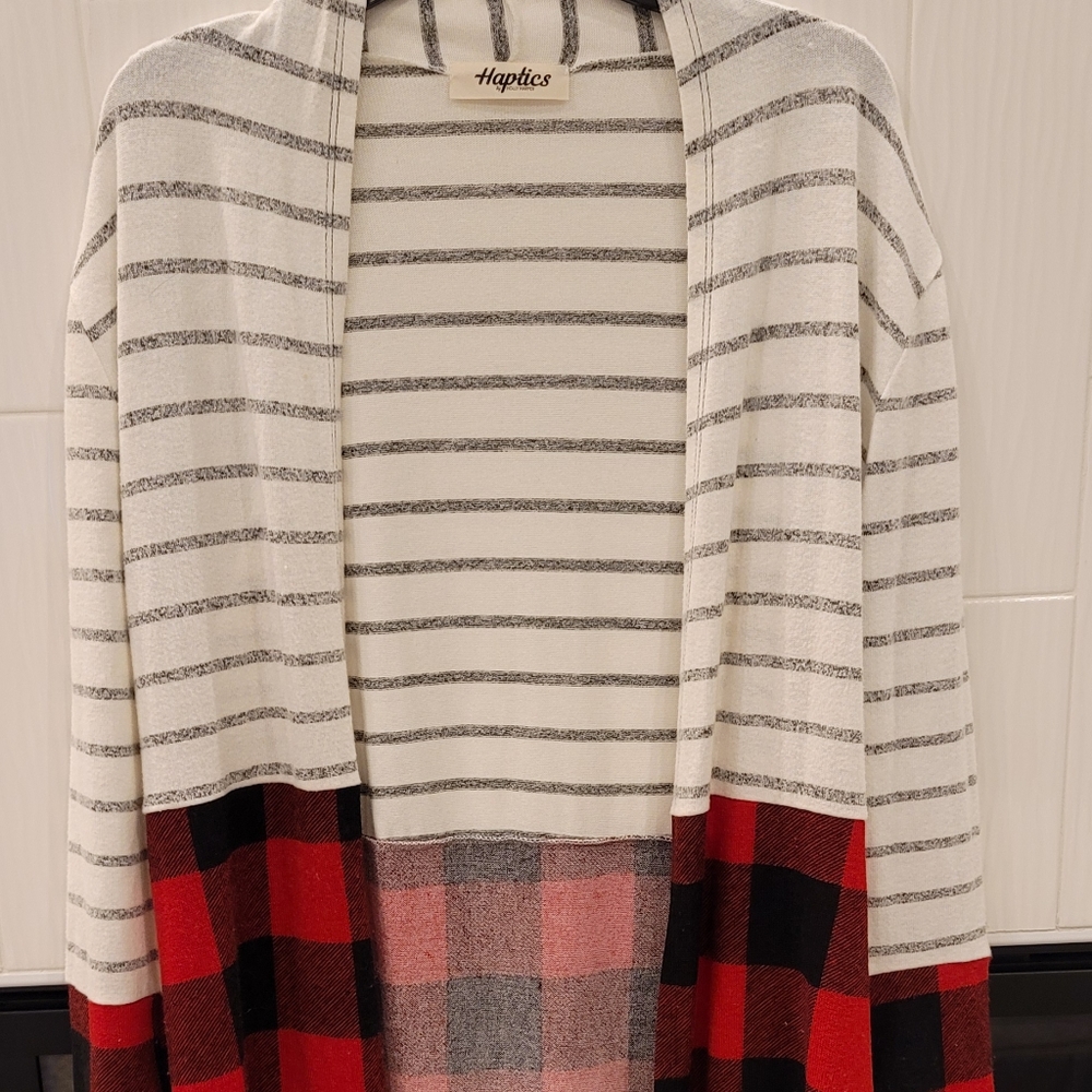 Womens Haptics Size M Lightweight Open Sweater